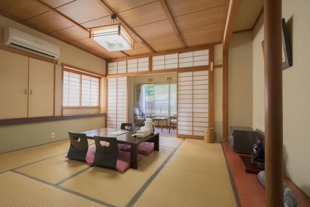 Hotel Shibu Onsen Kadoya à Yamanouchi  Extérieur photo