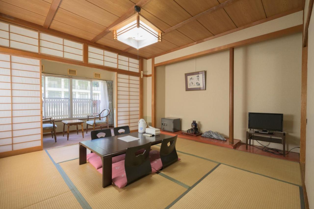 Hotel Shibu Onsen Kadoya à Yamanouchi  Extérieur photo